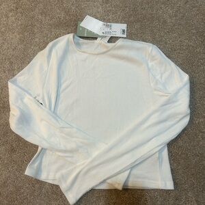 NWT H&M Long Sleeve Ribbed knit tight fitting cropped shirt
